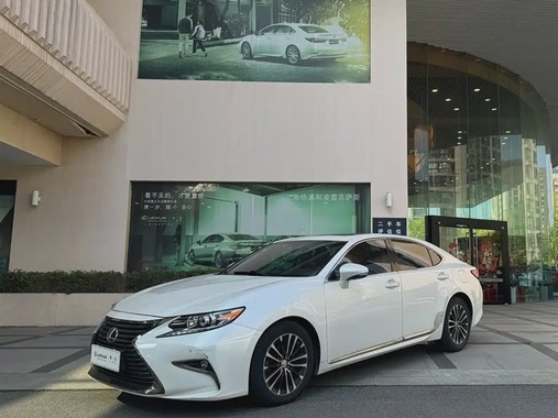 Lexus ES 2016