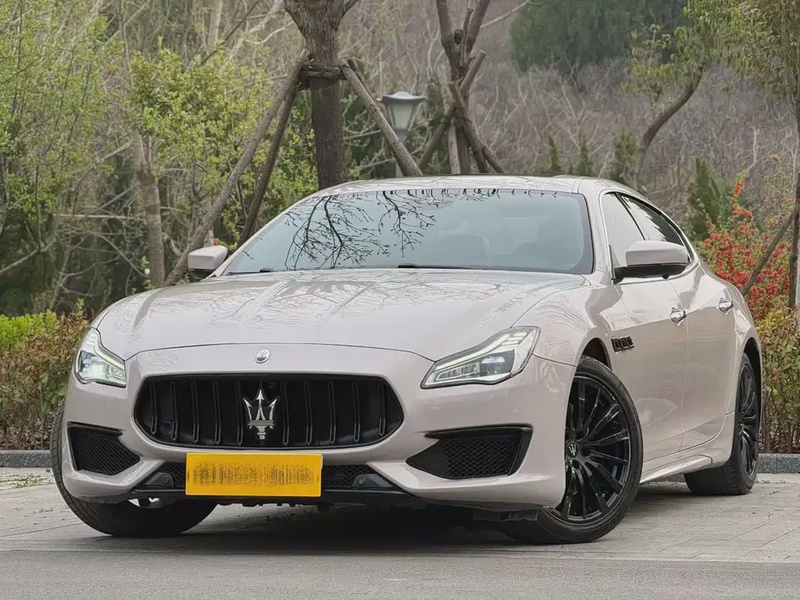 Maserati Quattroporte