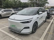 XPeng X9 2025