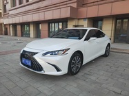 Lexus ES 2022