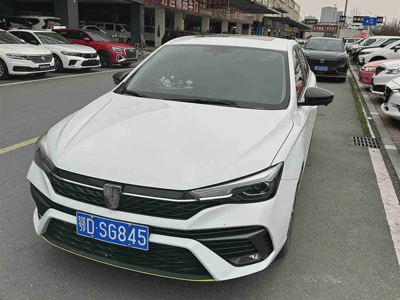 Roewe i5