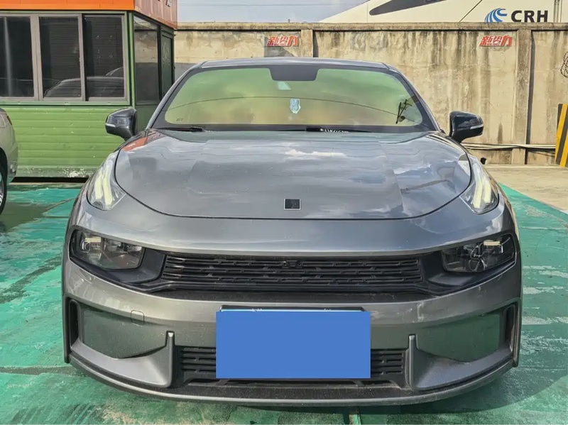 Lynk & Co 03