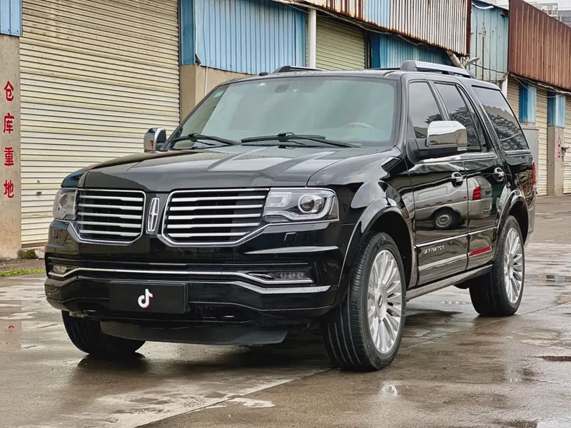 Lincoln Navigator