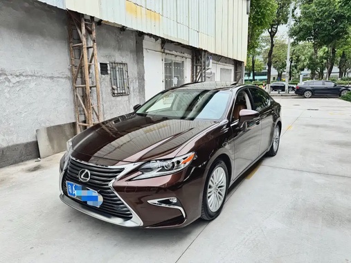 Lexus ES 2017