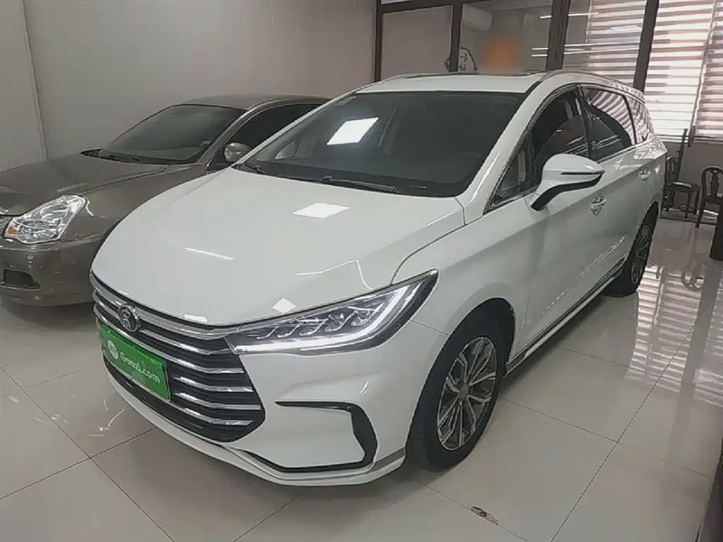 BYD MAX