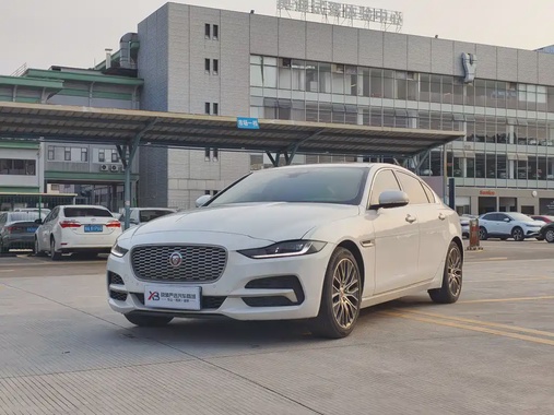 Jaguar XE 2020