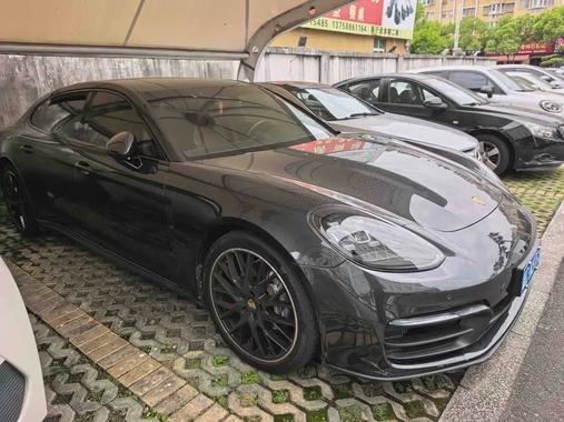 Porsche Panamera 2022