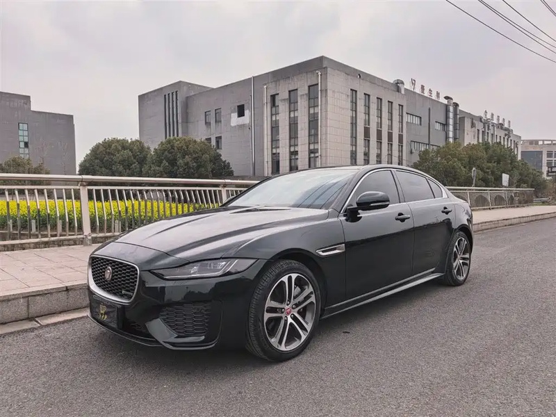 Jaguar XE