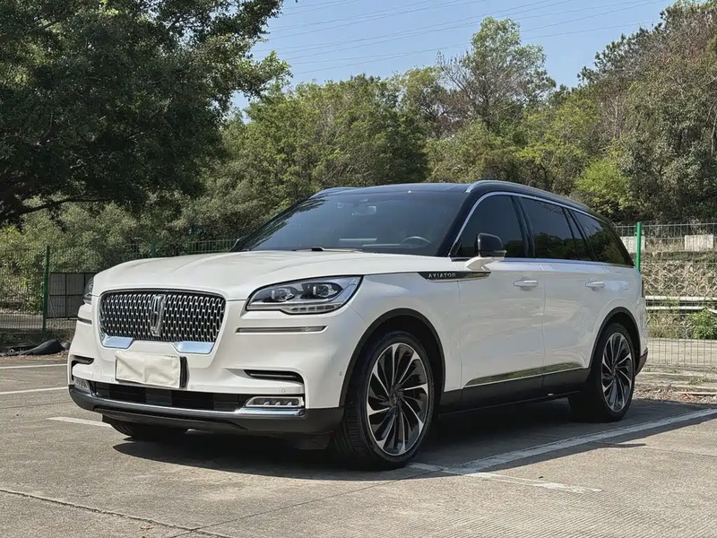 Lincoln Aviator