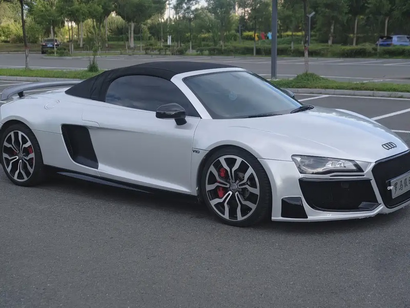 Audi R8