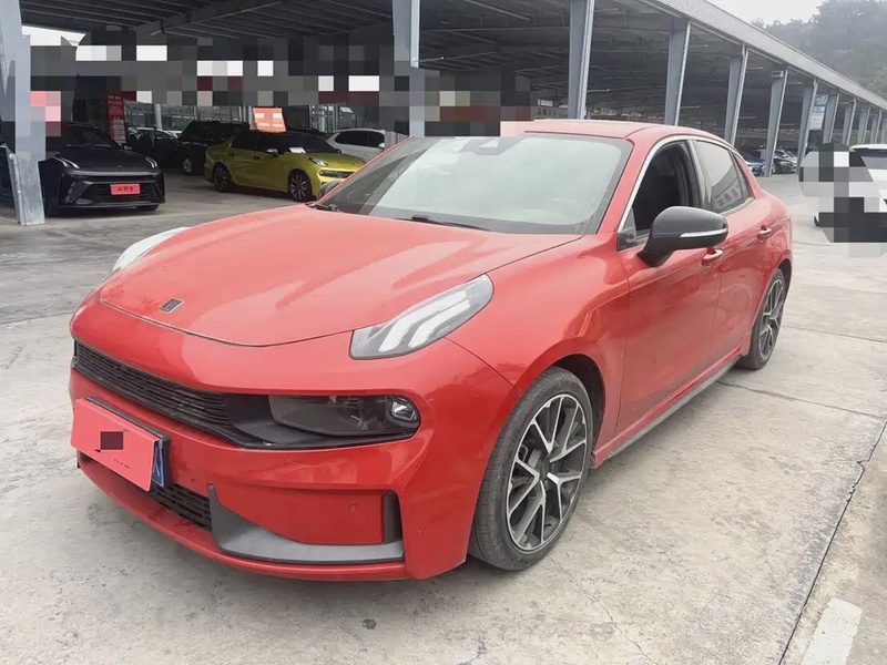 Lynk & Co 03