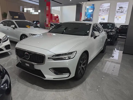 Volvo S60 2024