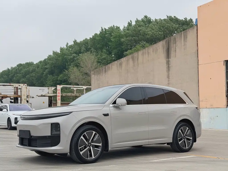 Li Auto L6
