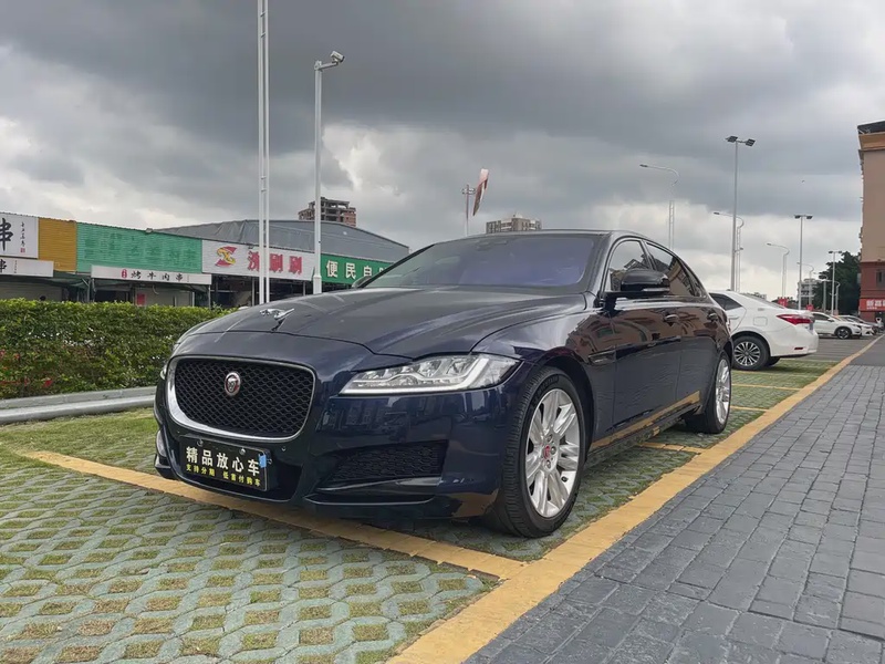 Jaguar XF