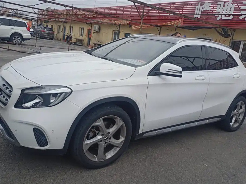 Mercedes-Benz GLA-Class