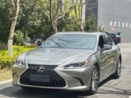 Lexus ES 2022
