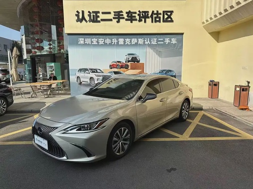 Lexus ES 2019