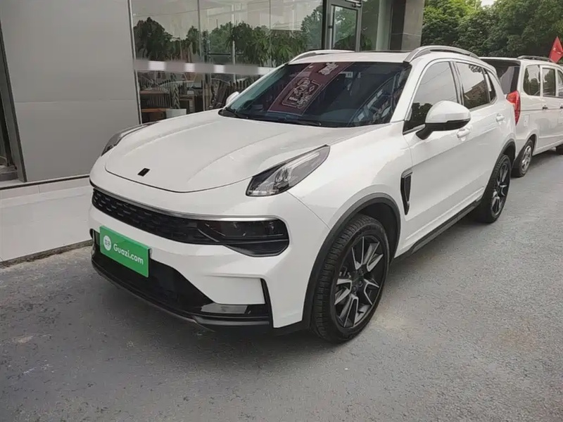 Lynk & Co 01