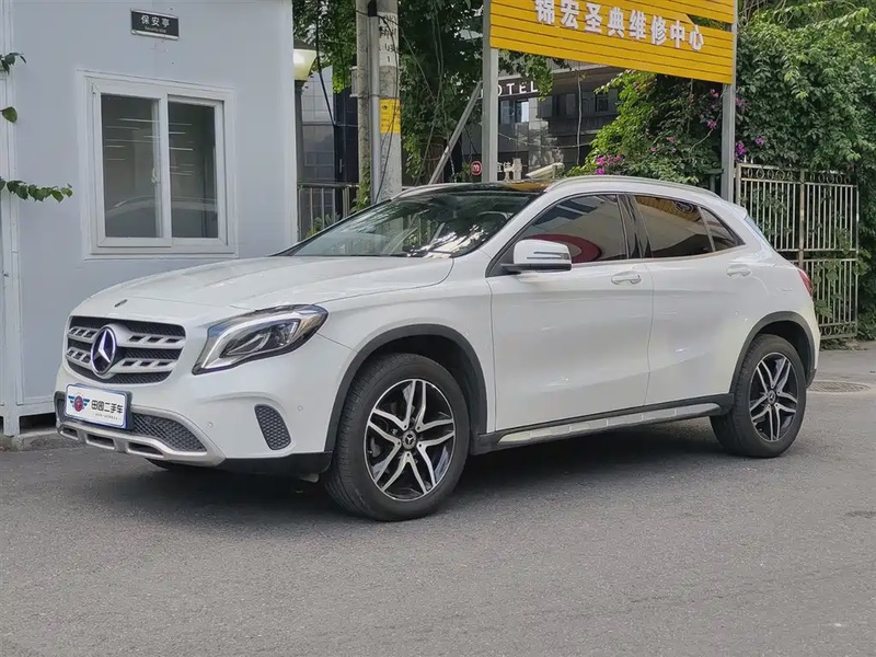 Mercedes-Benz GLA-Class