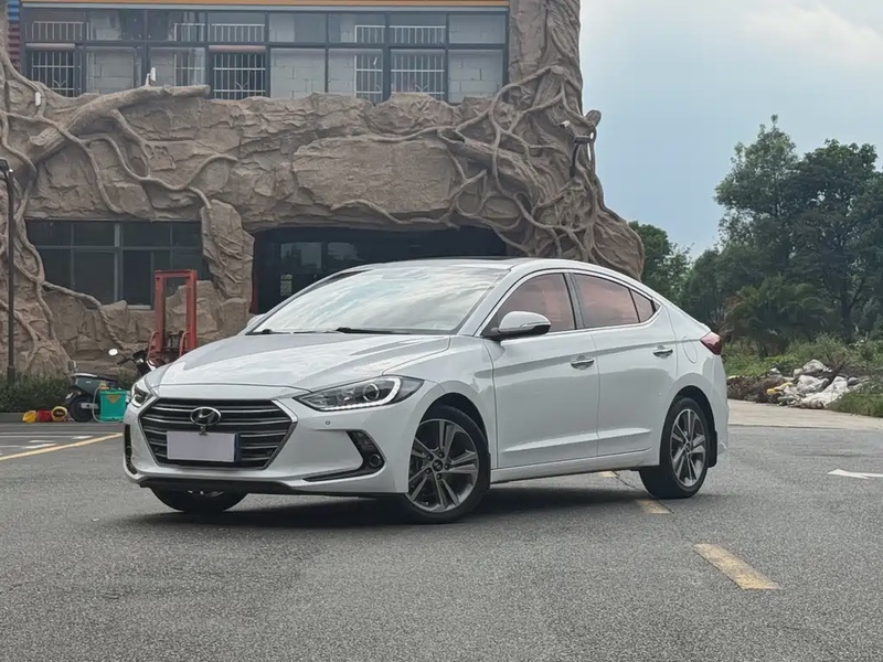 Hyundai Elantra
