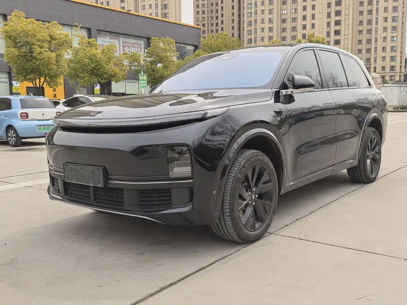 Li Auto L8