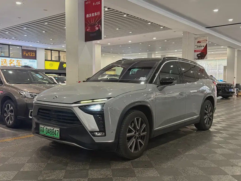 NIO ES8