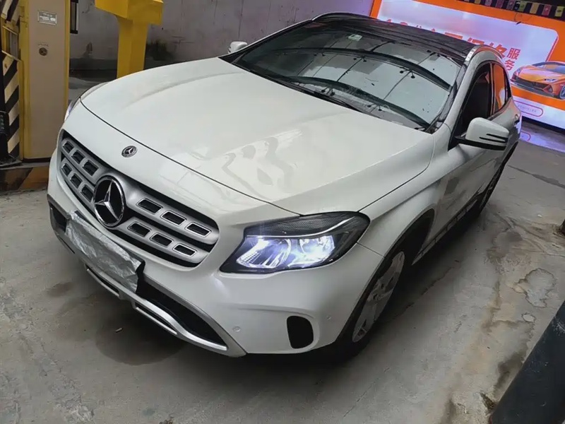 Mercedes-Benz GLA-Class