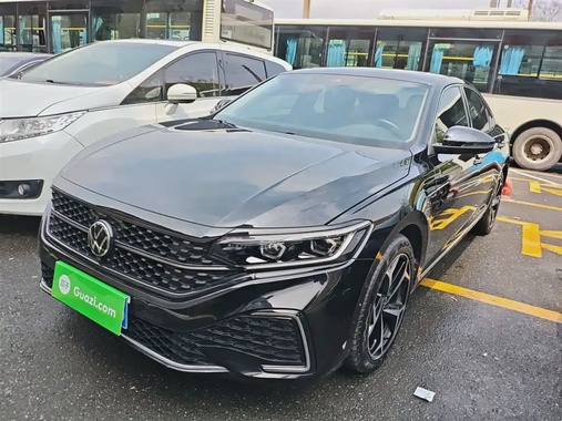 Volkswagen Passat 2025