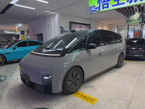 Li Auto MEGA 2025