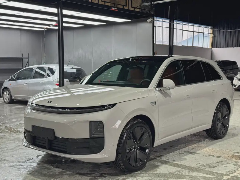 Li Auto L6