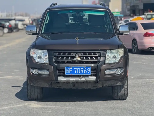 Mitsubishi Pajero 2018