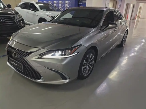 Lexus ES 2023