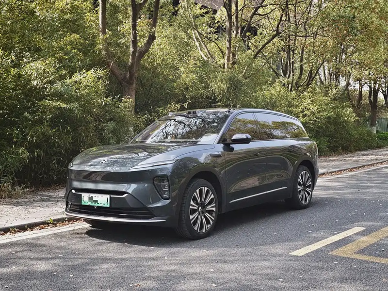NIO ES8