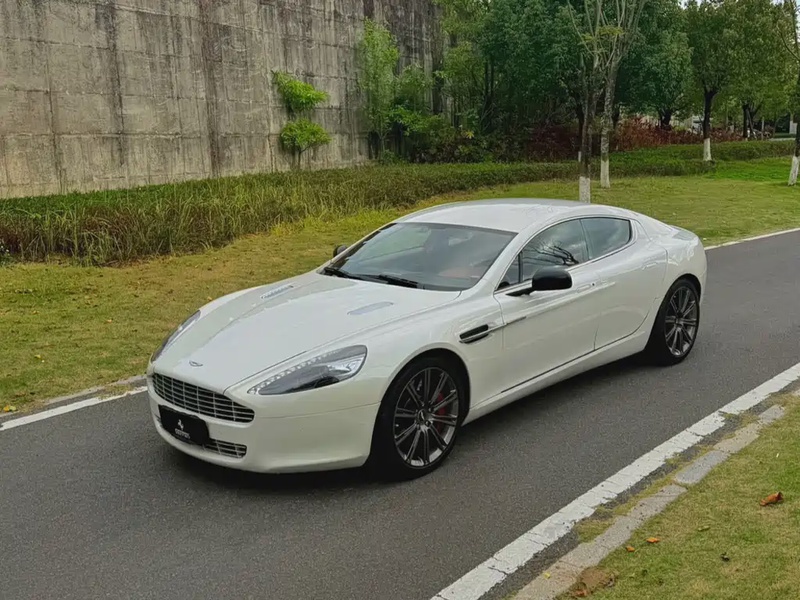 Aston Martin Rapide
