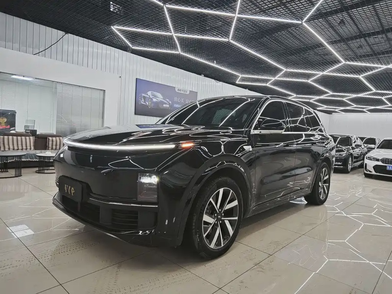 Li Auto L8