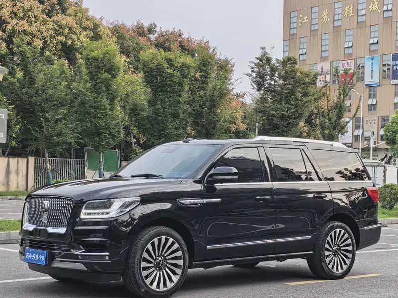 Lincoln Navigator