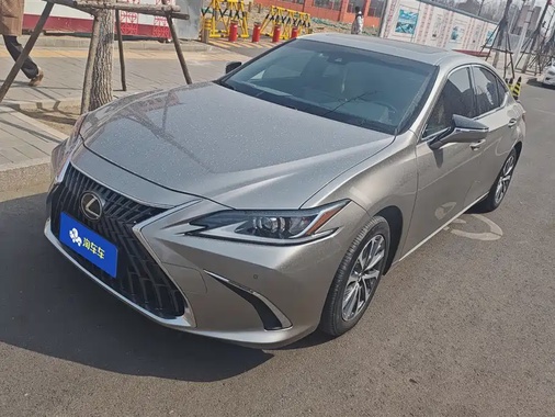 Lexus ES 2023