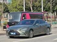 Lexus ES 2020