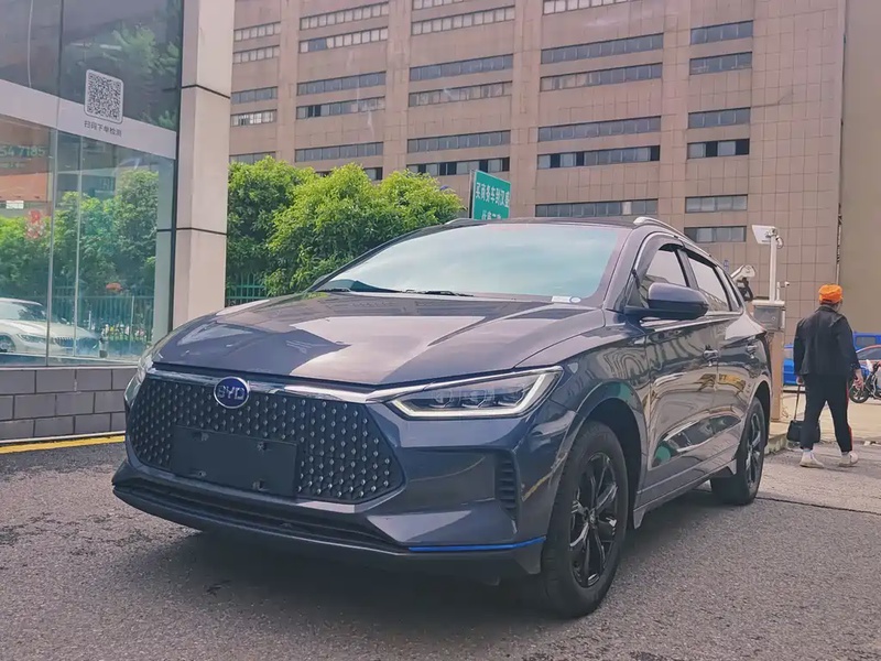 BYD e2