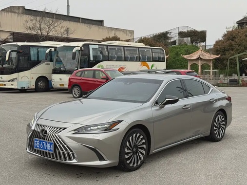 Lexus ES 2023