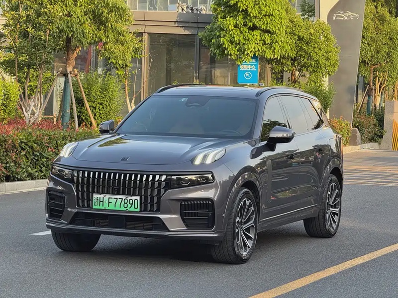 Lynk & Co 09