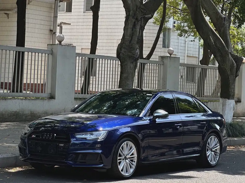 Audi S4