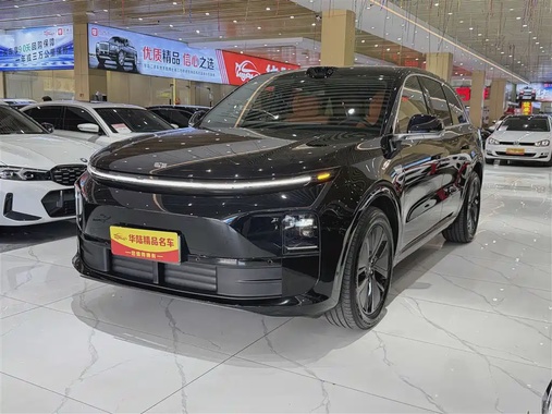Li Auto L6 2025