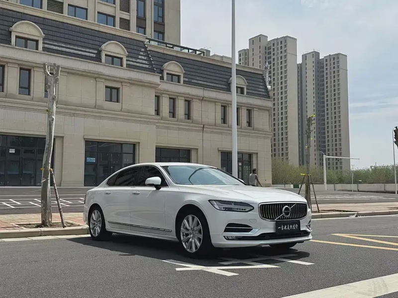 Volvo S90