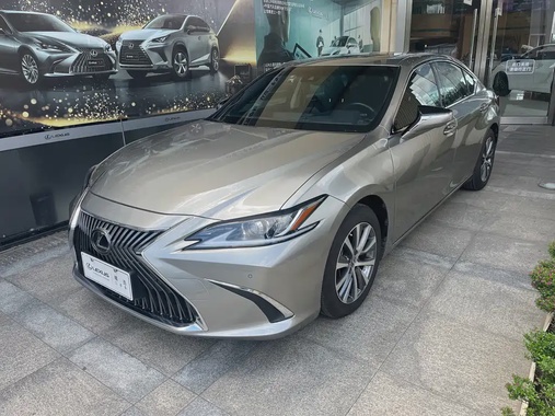 Lexus ES 2019