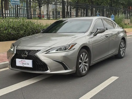 Lexus ES 2021