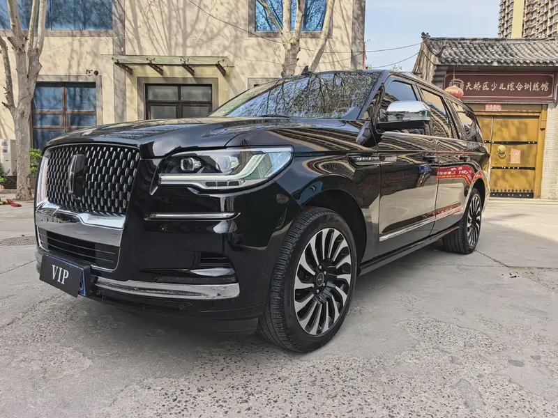 Lincoln Navigator