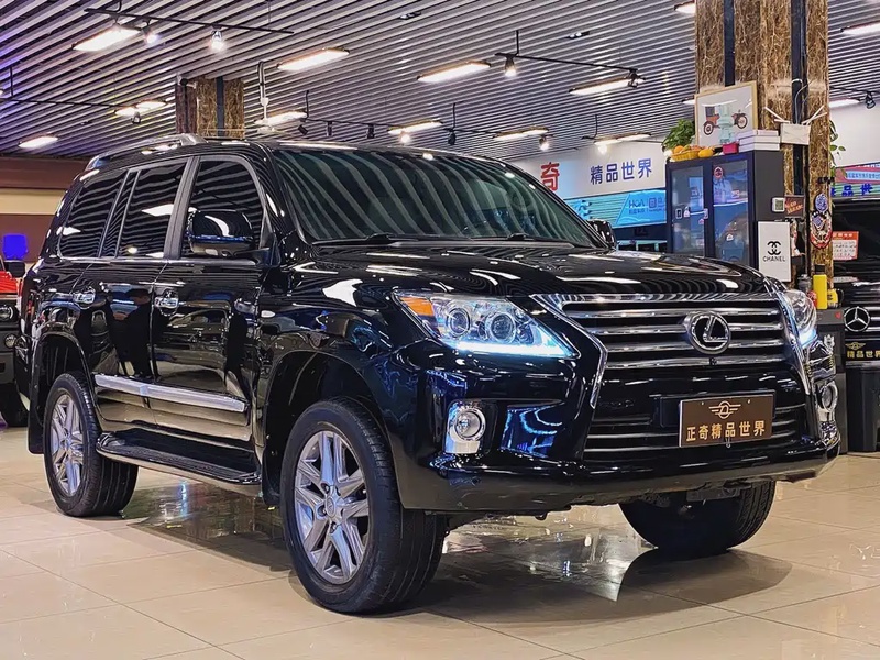 Lexus LX