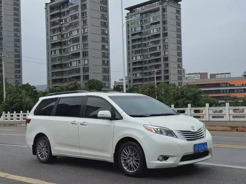 Toyota Sienna 2016