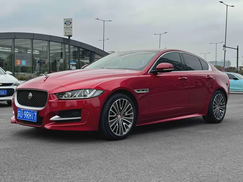 Jaguar XE